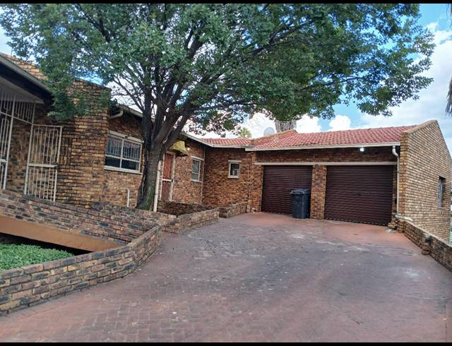 4 bed property to rent in RIDGEWAY